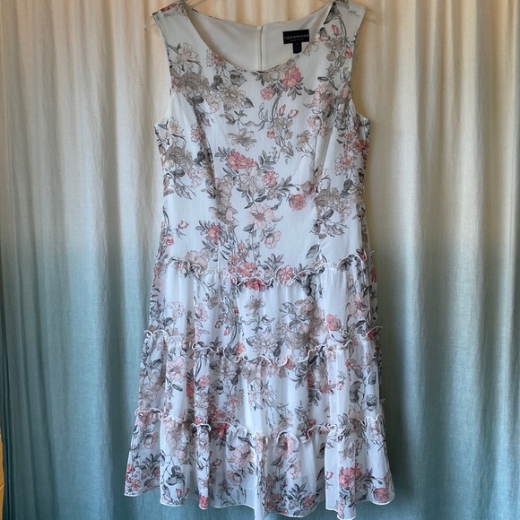 connected apparel Dresses & Skirts - Connected Apparel Floral Dress